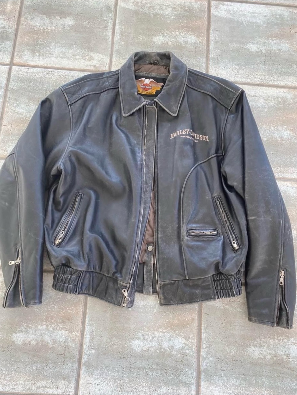 Harley-Davidson Black Leather Bomber-Style Jacket with Subtle Chest Logo